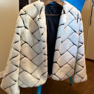 Lea & Viola beautiful warm faux fur jacket